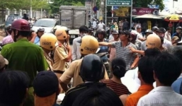 Đấm vào mặt, lăng mạ CSGT khi bị yêu cầu dừng xe